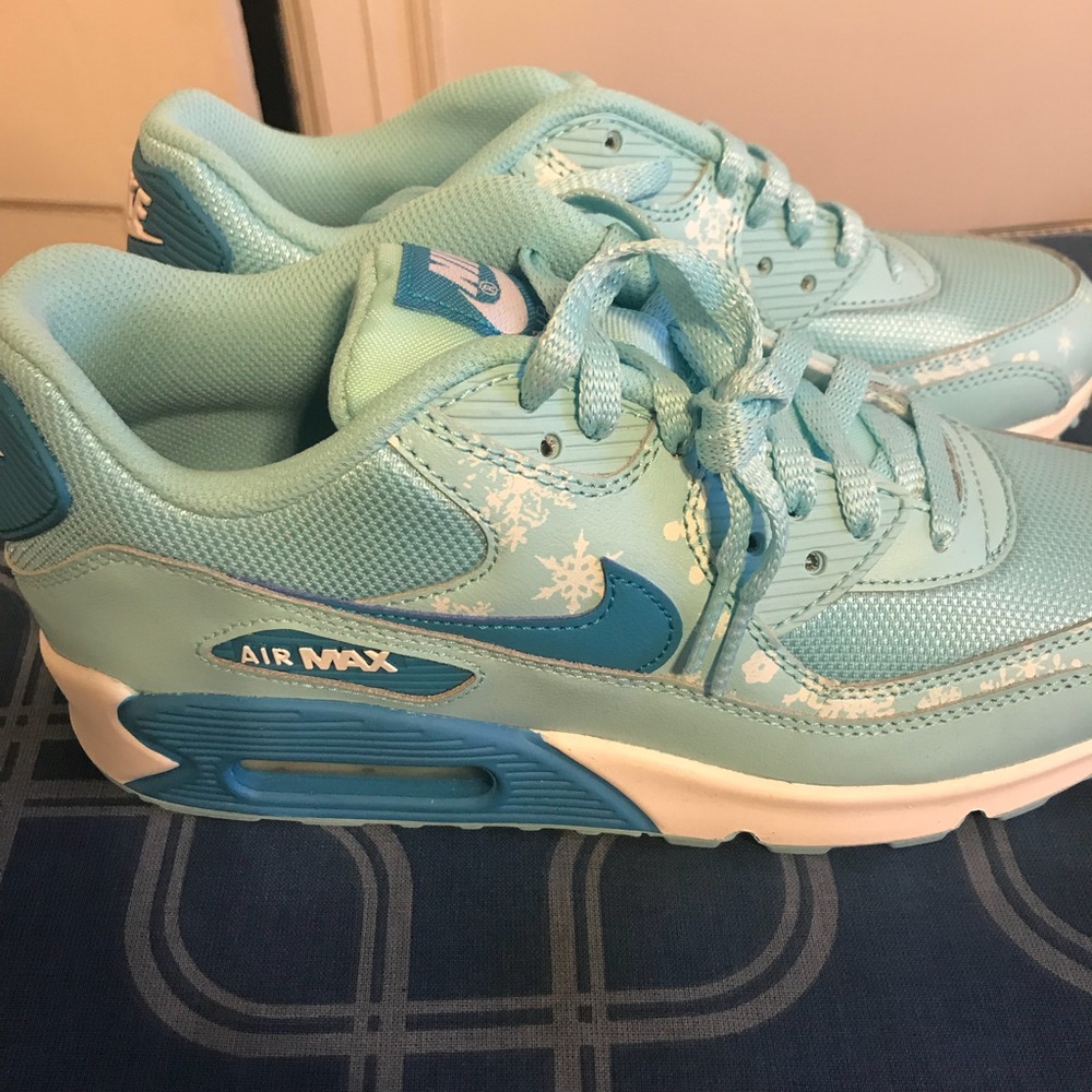 Brand New Women’s AirMax Nike Sneaker